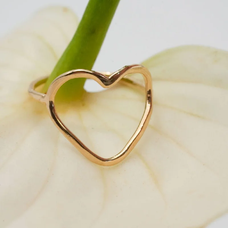 Men's Fashion Rings-14K Golden Open Hearted Mai Love Ring