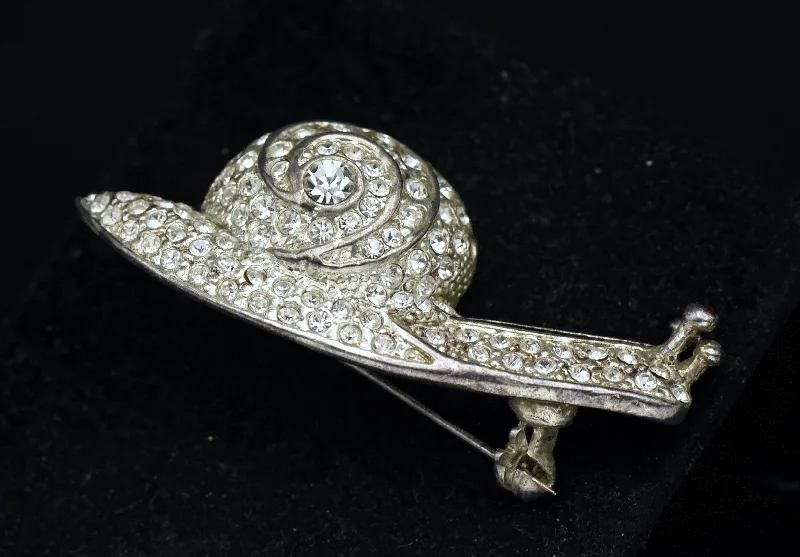 Classic Brooch with Detailed Gemstones-Ruman - Vintage Rhinestones Silver Tone Metal Snail Brooch