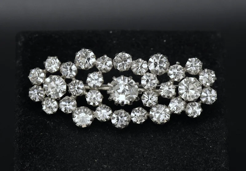 Fashionable Floral Brooch for Weddings-Vintage Rhinestone Silver Tone Metal Brooch