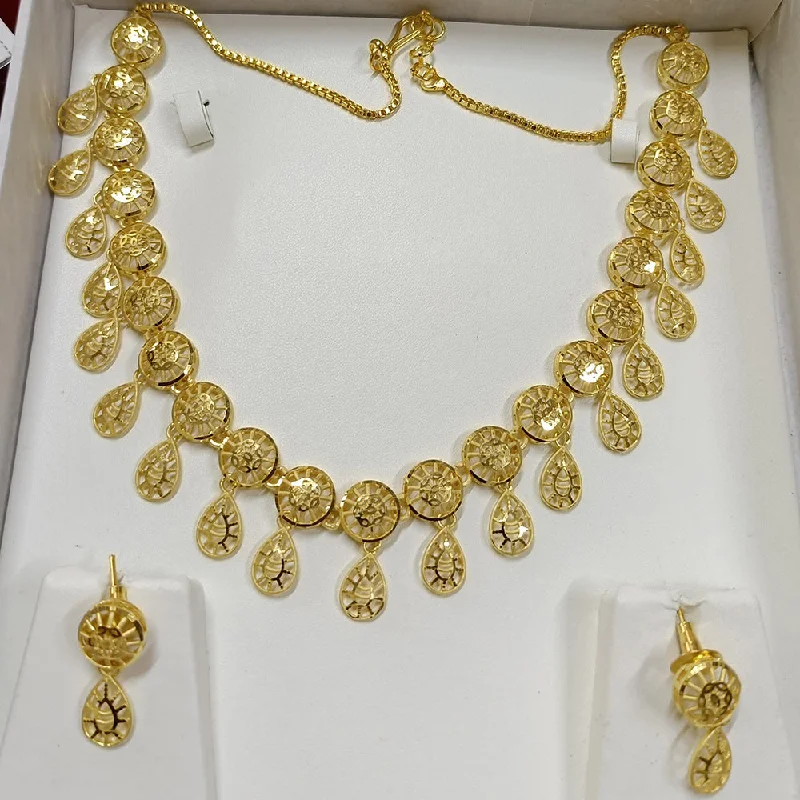 Gold Necklaces for Bridesmaids-Pari Art Jewellery Forming Necklace Set