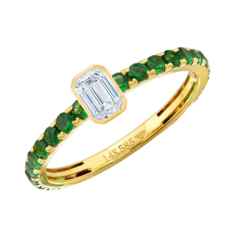 Vintage Diamond Rings-Gemstone Band Ring with Center Emerald