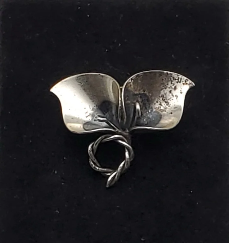 Artistic Brooch with Flower Motif-Jewelart - Vintage Sterling Silver Calla Lilies Brooch